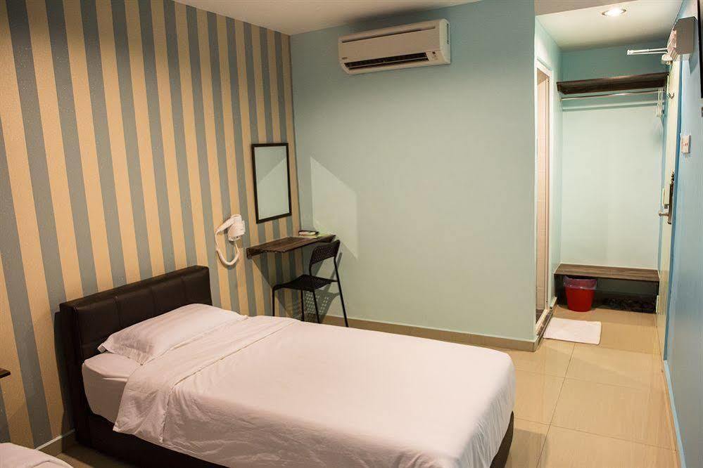 פטלין ג'איה De Jaya Hotel מראה חיצוני תמונה
