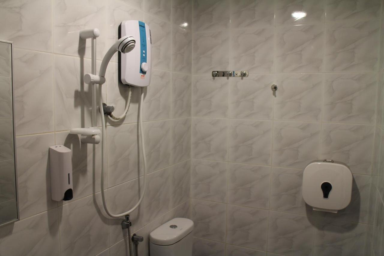 פטלין ג'איה De Jaya Hotel מראה חיצוני תמונה