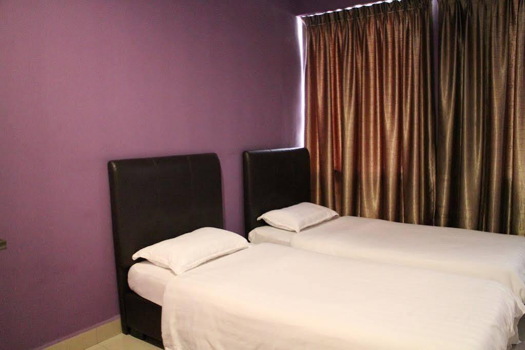 פטלין ג'איה De Jaya Hotel מראה חיצוני תמונה